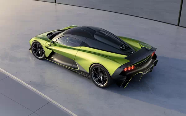   Aston Martin Valhalla - 2025