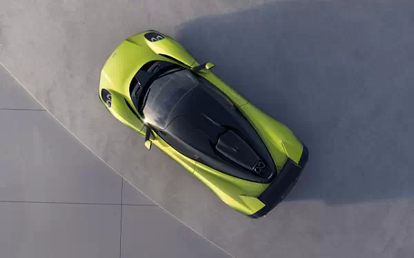   Aston Martin Valhalla - 2025
