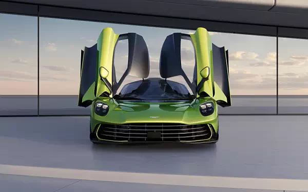   Aston Martin Valhalla - 2025