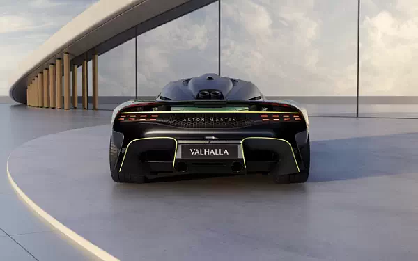   Aston Martin Valhalla - 2025