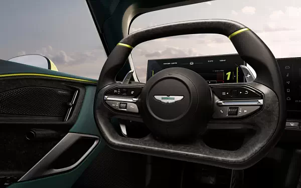   Aston Martin Valhalla - 2025