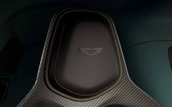   Aston Martin Valhalla - 2025