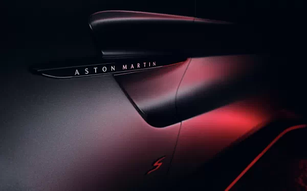   Aston Martin Vantage S - 2025