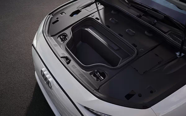   Audi A6 Sportback e-tron US-spec - 2025