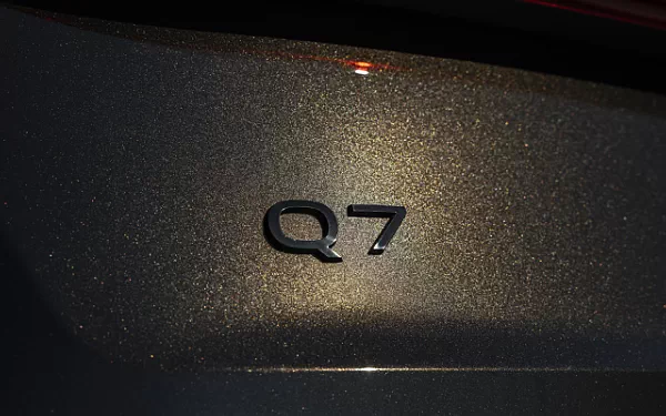   Audi Q7 55 TFSI quattro (Tamarind Brown Metallic) US-spec - 2025