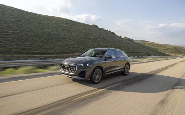   Audi Q8 55 TFSI quattro (Samurai Grey Metallic) US-spec - 2025