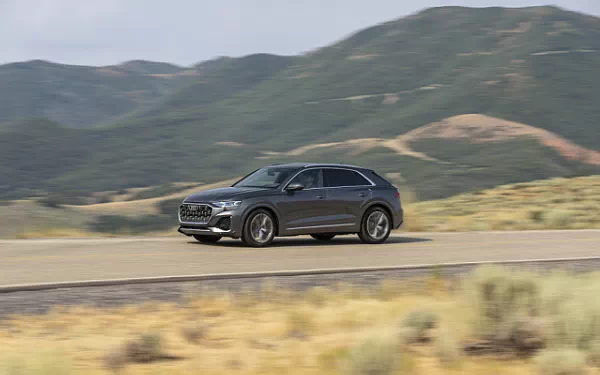   Audi Q8 55 TFSI quattro (Samurai Grey Metallic) US-spec - 2025