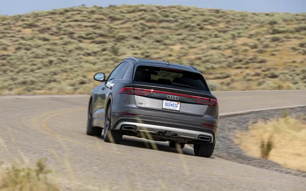   Audi Q8 55 TFSI quattro (Samurai Grey Metallic) US-spec - 2025
