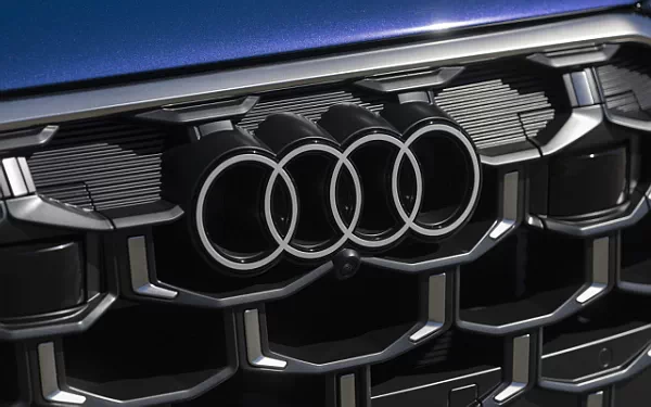   Audi SQ7 TFSI (Ascari Blue Metallic) US-spec - 2025