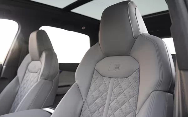   Audi SQ7 TFSI (Ascari Blue Metallic) US-spec - 2025