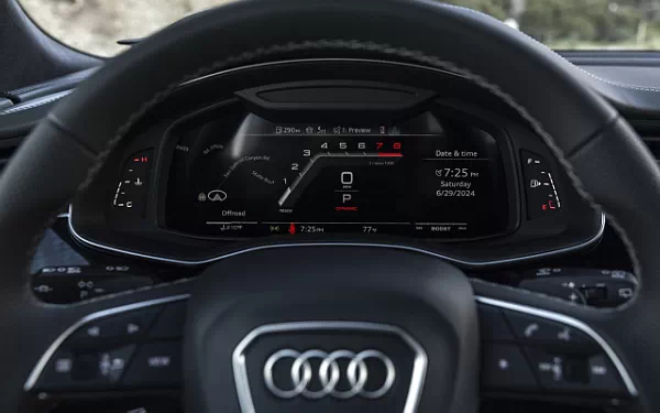   Audi SQ8 TFSI quattro (Chili Red Metallic) US-spec - 2025