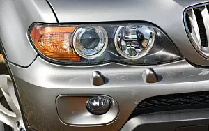   BMW X5 4.8is US-spec - 2004