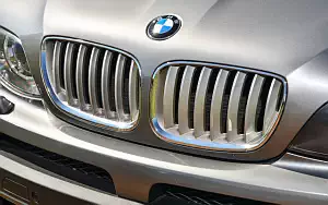   BMW X5 4.8is US-spec - 2004