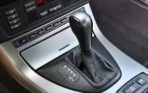   BMW X5 4.8is US-spec - 2004