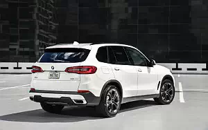   BMW X5 xDrive30d US-spec - 2018