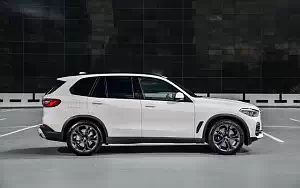   BMW X5 xDrive30d US-spec - 2018