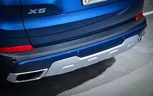   BMW X5 xDrive40i xLine US-spec - 2018