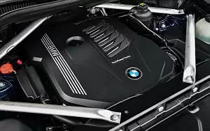   BMW X5 xDrive40i xLine US-spec - 2018