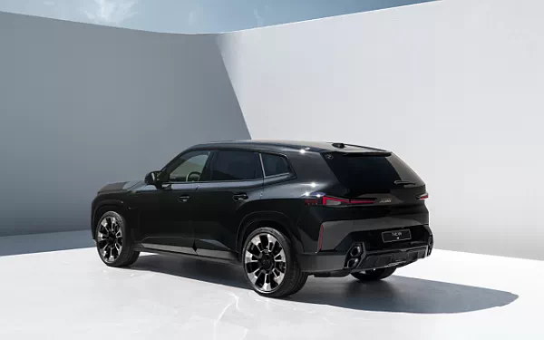   BMW XM (Black) - 2023