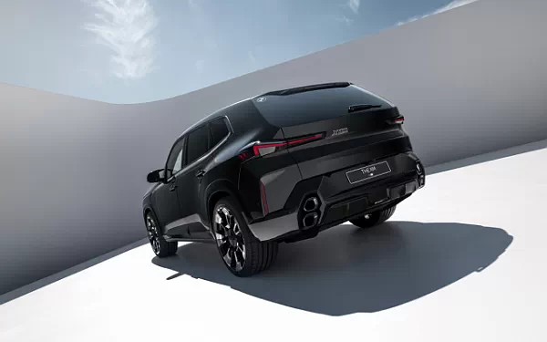   BMW XM (Black) - 2023