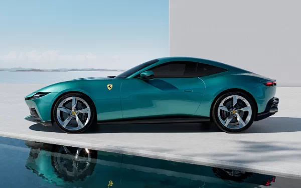   Ferrari Amalfi (Verde Costiera) - 2025
