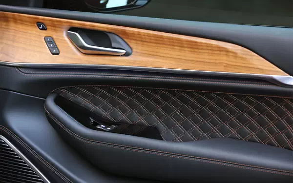   Jeep Grand Cherokee Summit Reserve 4xe EU-spec - 2022