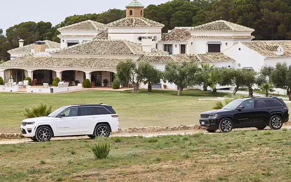   Jeep Grand Cherokee Summit Reserve 4xe EU-spec - 2023