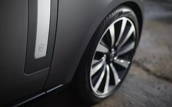   Range Rover SV Burford Edition UK-spec - 2024