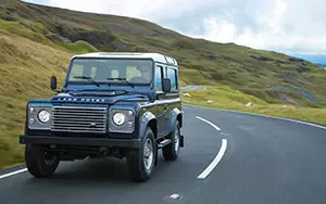   Land Rover Defender 90 Station Wagon - 2013