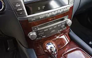   Lexus LS 600h L CA-spec - 2010