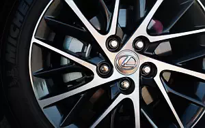   Lexus ES 350 US-spec - 2015