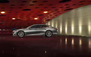   Lexus LS 500 US-spec - 2017