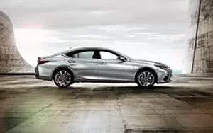   Lexus ES 300h F SPORT - 2018