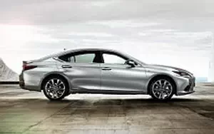   Lexus ES 300h F SPORT - 2018