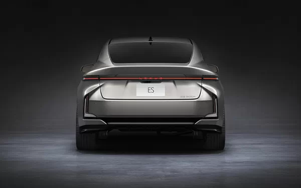   Lexus ES 300h - 2025