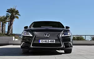   Lexus LS460L AWD - 2012