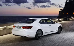   Lexus LS600h F Sport - 2012