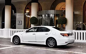   Lexus LS600h F Sport - 2012