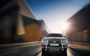   Lexus LS600h F Sport - 2012