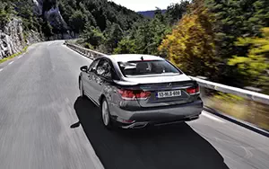   Lexus LS600h L - 2012