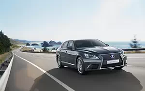   Lexus LS600h - 2012