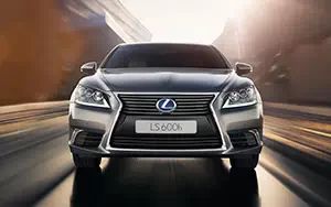   Lexus LS600h - 2012