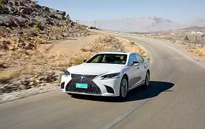   Lexus LS 500h AWD (Sonic White) - 2017
