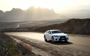   Lexus LS 500h AWD (Sonic White) - 2017
