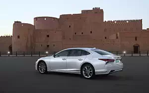   Lexus LS 500h AWD (Sonic White) - 2017