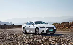   Lexus LS 500h AWD (Sonic White) - 2017