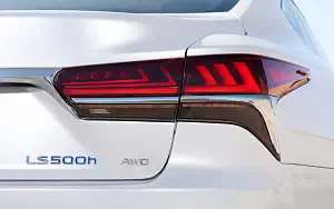   Lexus LS 500h AWD (Sonic White) - 2017