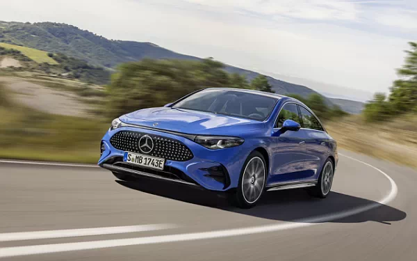   Mercedes-Benz CLA 350 4MATIC with EQ Technology AMG Line - 2025