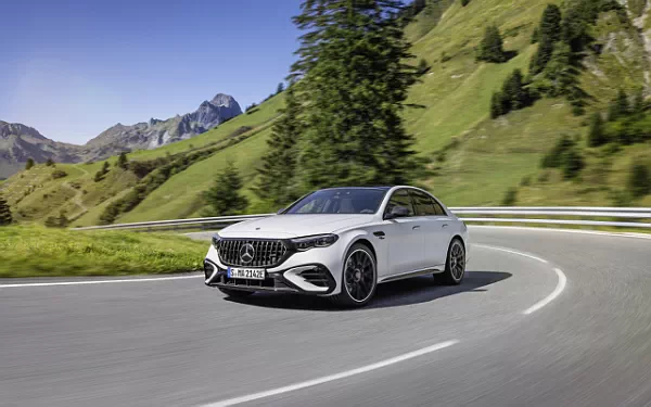   Mercedes-AMG E 53 HYBRID 4MATIC+ - 2024