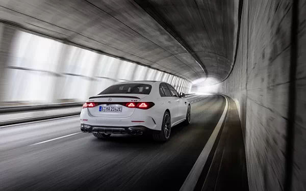   Mercedes-AMG E 53 HYBRID 4MATIC+ - 2024